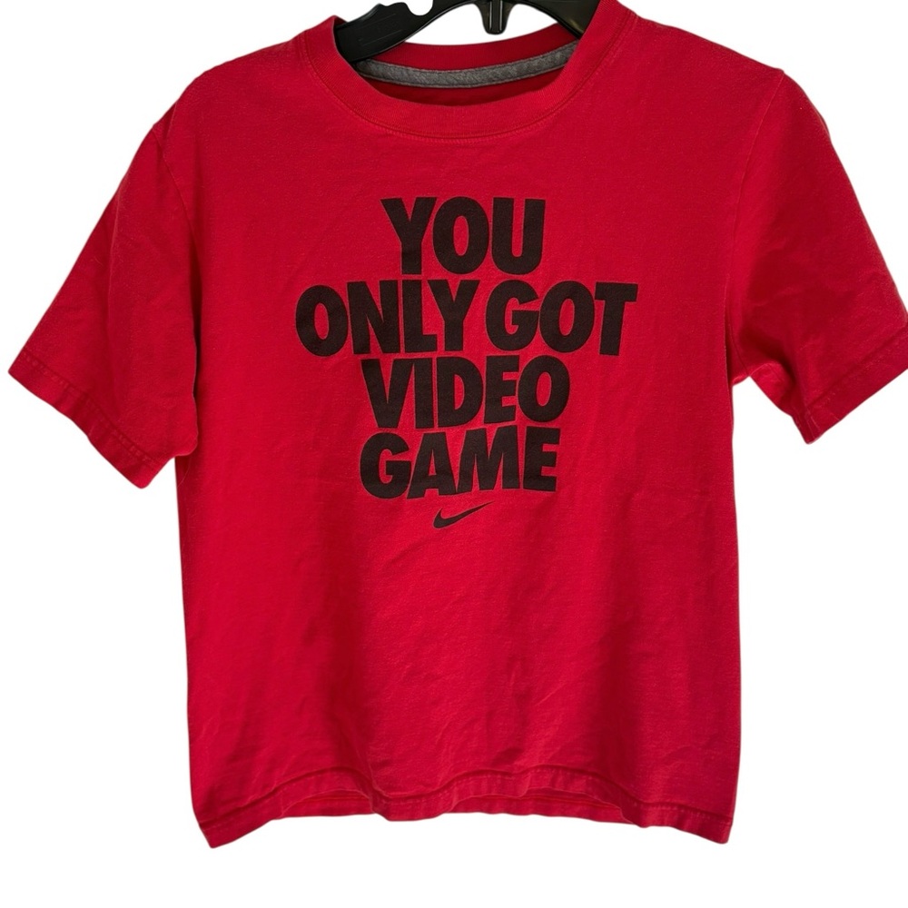 Boys Nike T Shirt Size Medium